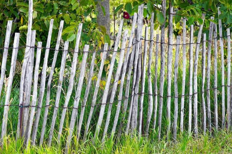 DIY Gartenzaun: So bauen Sie Ihren eigenen Aluminiumzaun in wenigen Schritten
