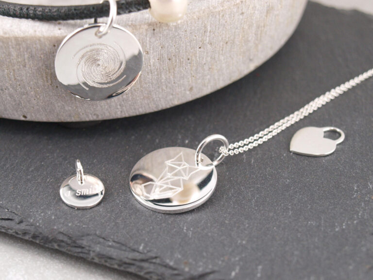 So kombinierst du deinen Ring aus Silber Schmuck stilvoll im Alltag