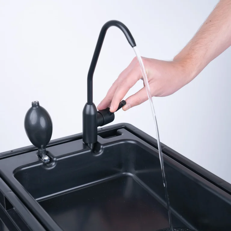 Mobile Waschbecken von SANITOBI: Flexible Hygienelösungen für jeden Einsatzort