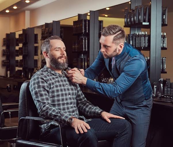 Vorteile eines professionellen Friseur- und Kosmetikgroßhandels für hochwertige Salon- und Studioausstattung